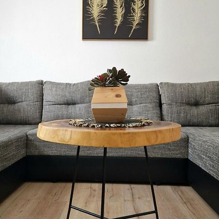 2 Bedroom Apartment Ljubica Sinj Luaran gambar
