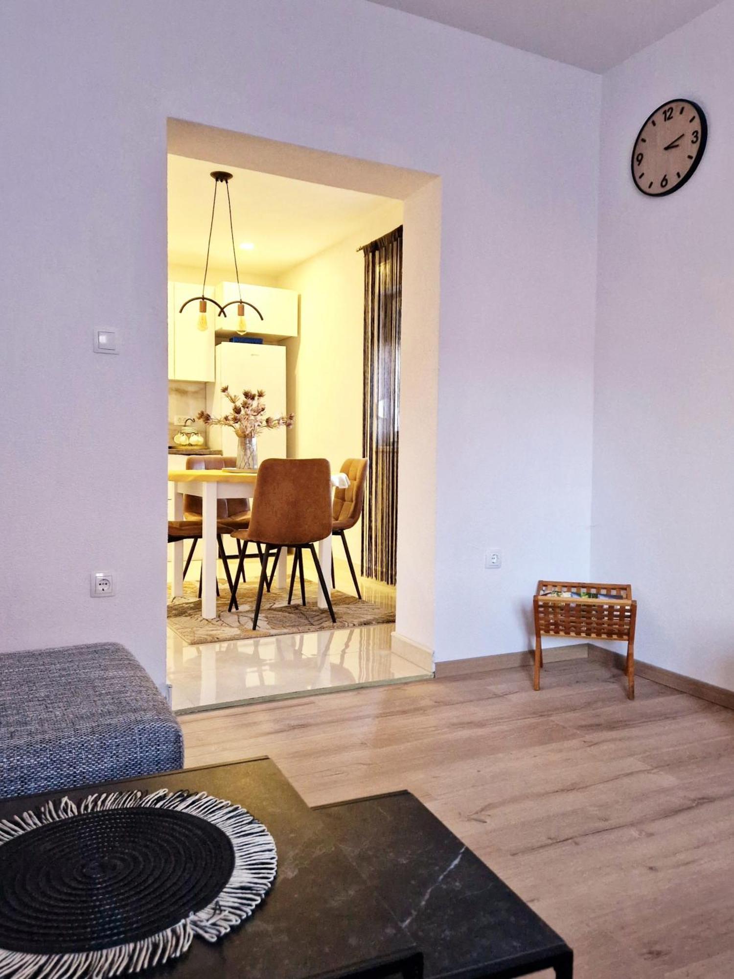 2 Bedroom Apartment Ljubica Sinj Luaran gambar