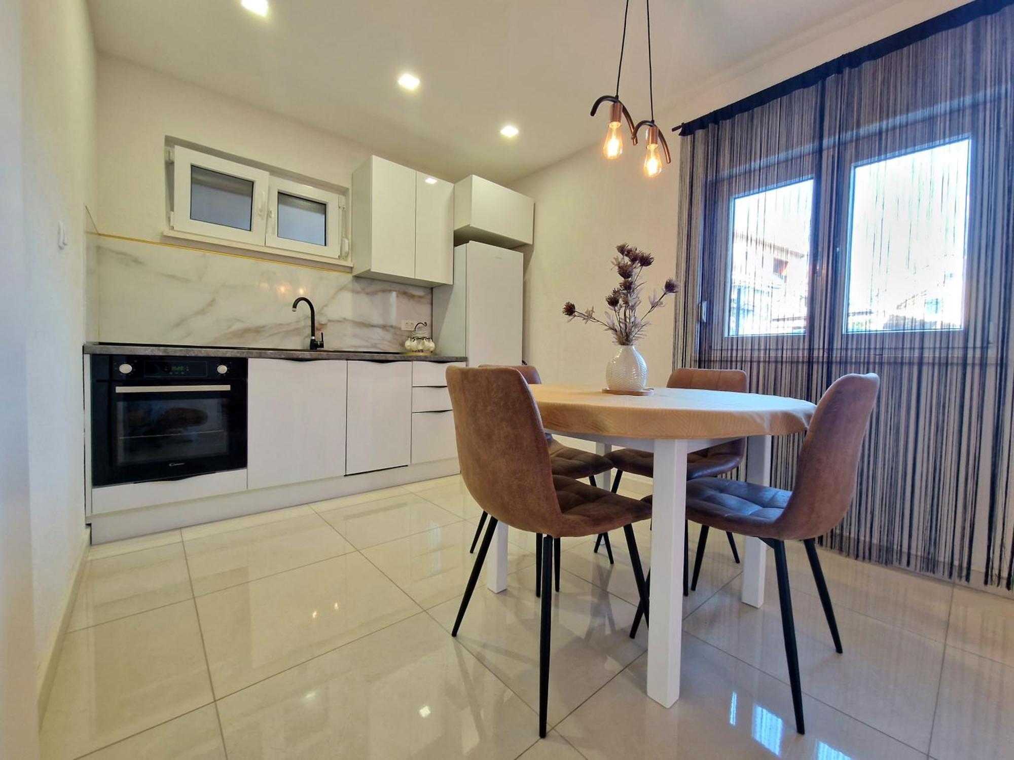 2 Bedroom Apartment Ljubica Sinj Luaran gambar